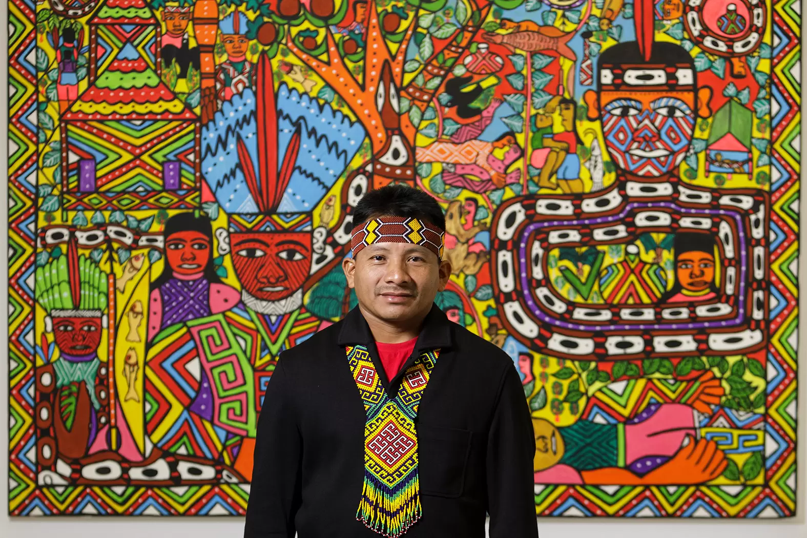 Exposition «Les Vivants»: pour une nouvelle cohabitation avec la Nature | Bane, artiste Huni Kuin, de l'exposition "Les Vivants" de la Fondation Cartier au Tripostal à Lille. Crédit photo Michel Slomka | Françoise Blind-Kempinski - Directrice éditoriale et réalisatrice (journaliste Les Echos)