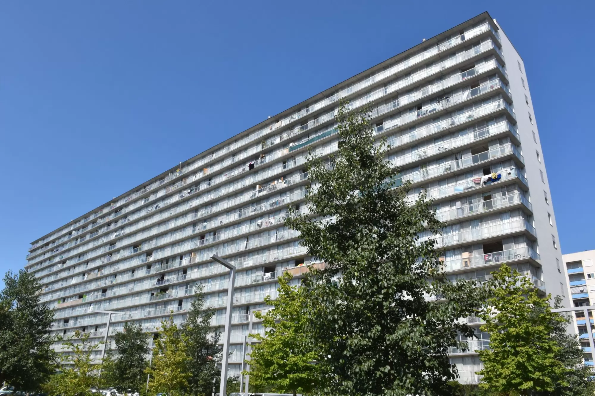 Christine Leconte: «Construire mieux et moins cher, c’est possible» | Transformation de logements du quartier du Grand Parc à Bordeaux. Photo : Geoffrey Taunton / Alamy | Françoise Blind-Kempinski - Directrice éditoriale et réalisatrice (journaliste Les Echos)