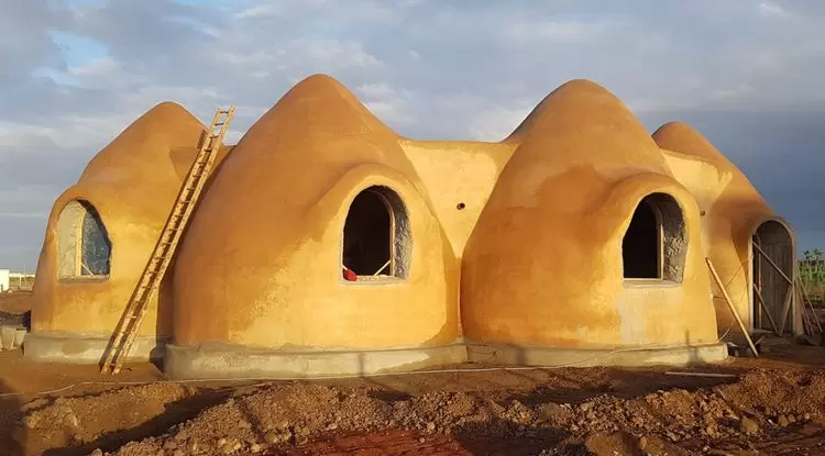 Révolution digitale et protection de la biodiversité, le duo gagnant pour une Méditerranée exemplaire d’ici 2030 | Eco-Dôme construit des maisons secondaires écologiques au MarocCrédit : Eco-dôme Maroc | Françoise Blind-Kempinski - Directrice éditoriale et réalisatrice (journaliste Les Echos)