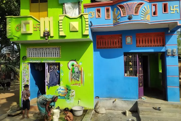 Mon lumineux voyage à bord du JagritiYatra : le départ (4/4) | Plus de 75 % des foyers indiens n’ont pas accès à l’eau potable et 70 % de l’eau considérée comme potable est, en fait, contaminée. | Françoise Blind-Kempinski - Directrice éditoriale et réalisatrice (journaliste Les Echos)