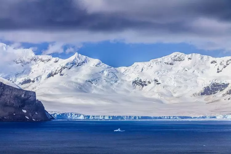 A Monaco, l’océan en héritage | Les îles Orcades du Sud en Antarctique. Crédit : Shutterstock | Françoise Blind-Kempinski - Directrice éditoriale et réalisatrice (journaliste Les Echos)