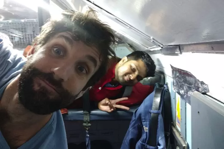 Mon lumineux voyage à bord du JagritiYatra : le départ (2/4) | Retour dans le train , nous allons nous coucher après la visite de Goonj. | Françoise Blind-Kempinski - Directrice éditoriale et réalisatrice (journaliste Les Echos)