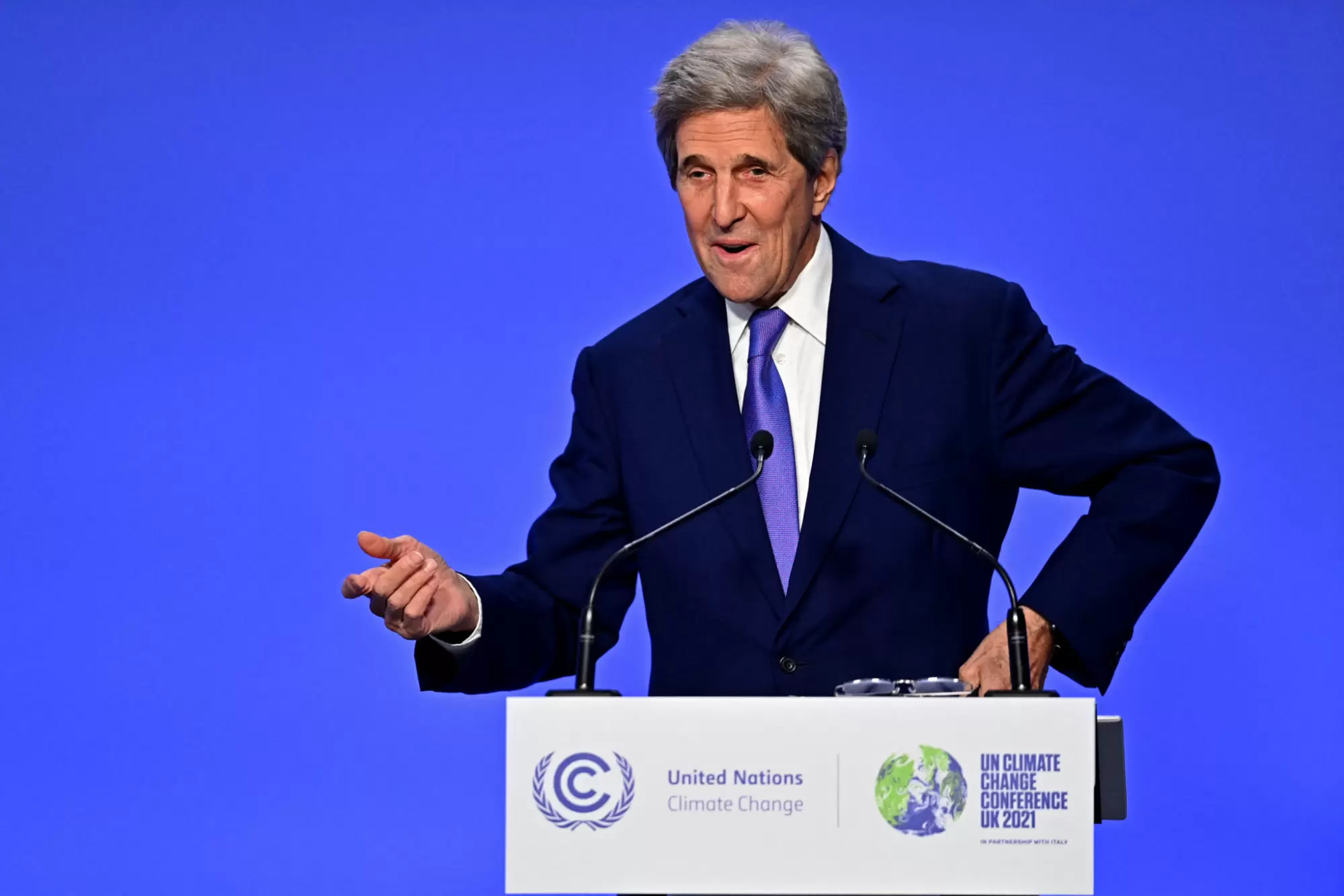 Le bilan de la Cop 26: un difficile compromis | John Kerry, envoyé spécial de la Maison-Blanche. Photo : Paul ELLIS / AFP | Françoise Blind-Kempinski - Directrice éditoriale et réalisatrice (journaliste Les Echos)