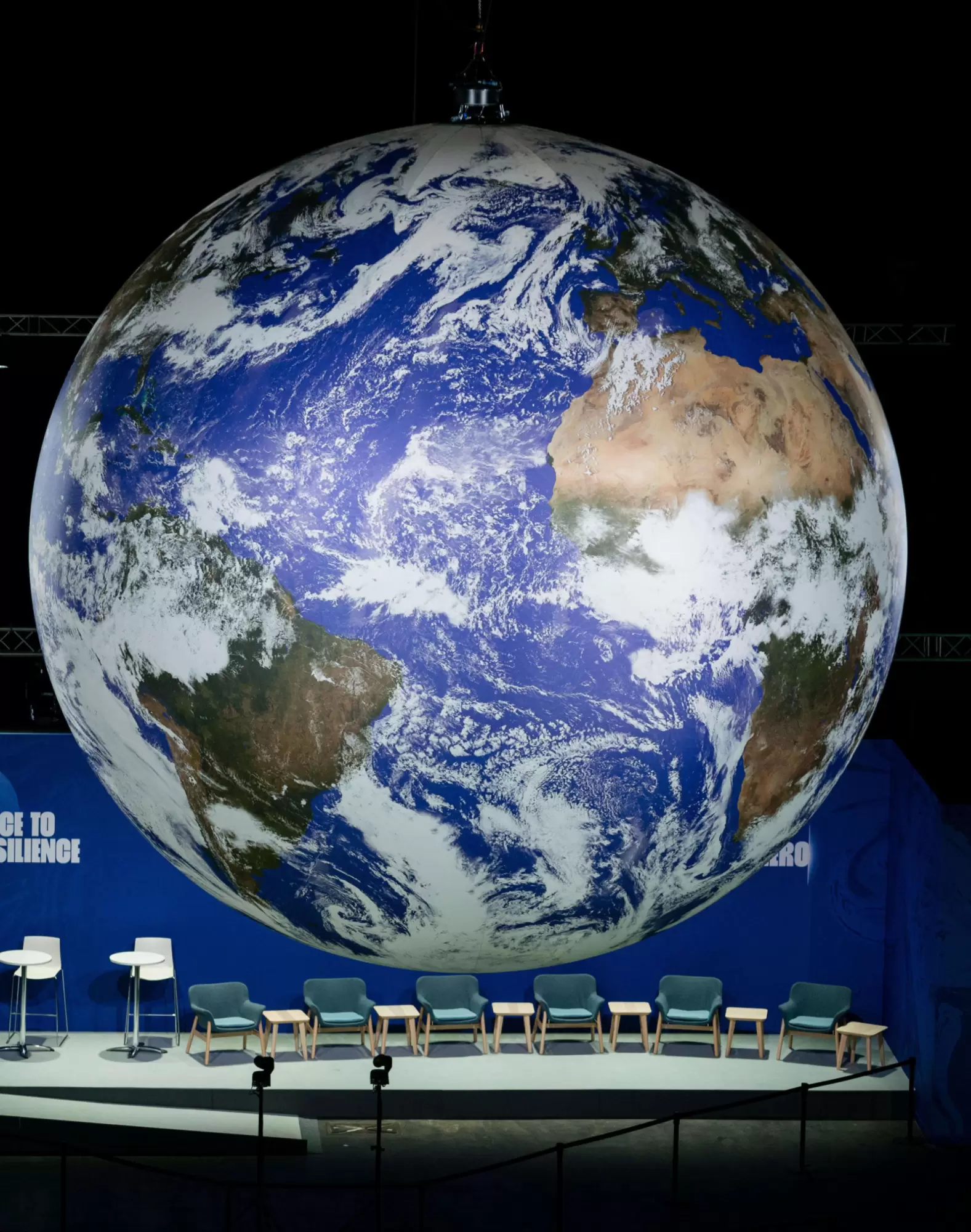 Le bilan de la Cop 26: un difficile compromis | Mandatory Credit: Photo by Licensed by Story Picture Agency/Shutterstock | Françoise Blind-Kempinski - Directrice éditoriale et réalisatrice (journaliste Les Echos)