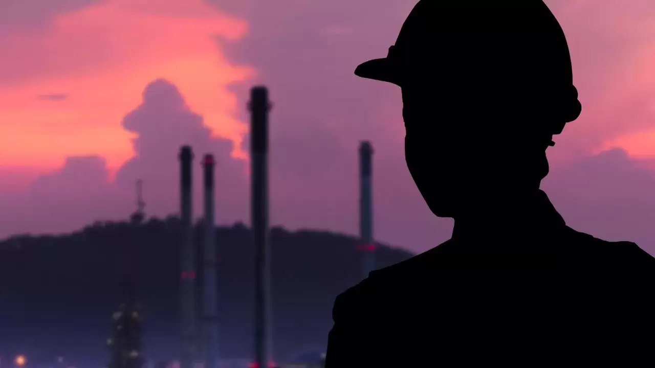 Viser des standards internationaux de reporting extra-financier plus ambitieux et harmonisés | Silhouette engineers are standing orders The oil refining industry | Françoise Blind-Kempinski - Directrice éditoriale et réalisatrice (journaliste Les Echos)