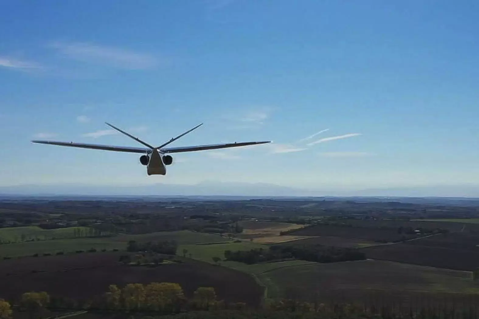 Bertrand Piccard : «On n’arrivera à rien en opposant un nouveau monde à un ancien monde» | Drone fonctionnant à l'hydrogène de la société Française Delair, l'une des 1.000 solutions labellisées par la Fondation Solar Impulse. Crédit : Delair | Françoise Blind-Kempinski - Directrice éditoriale et réalisatrice (journaliste Les Echos)