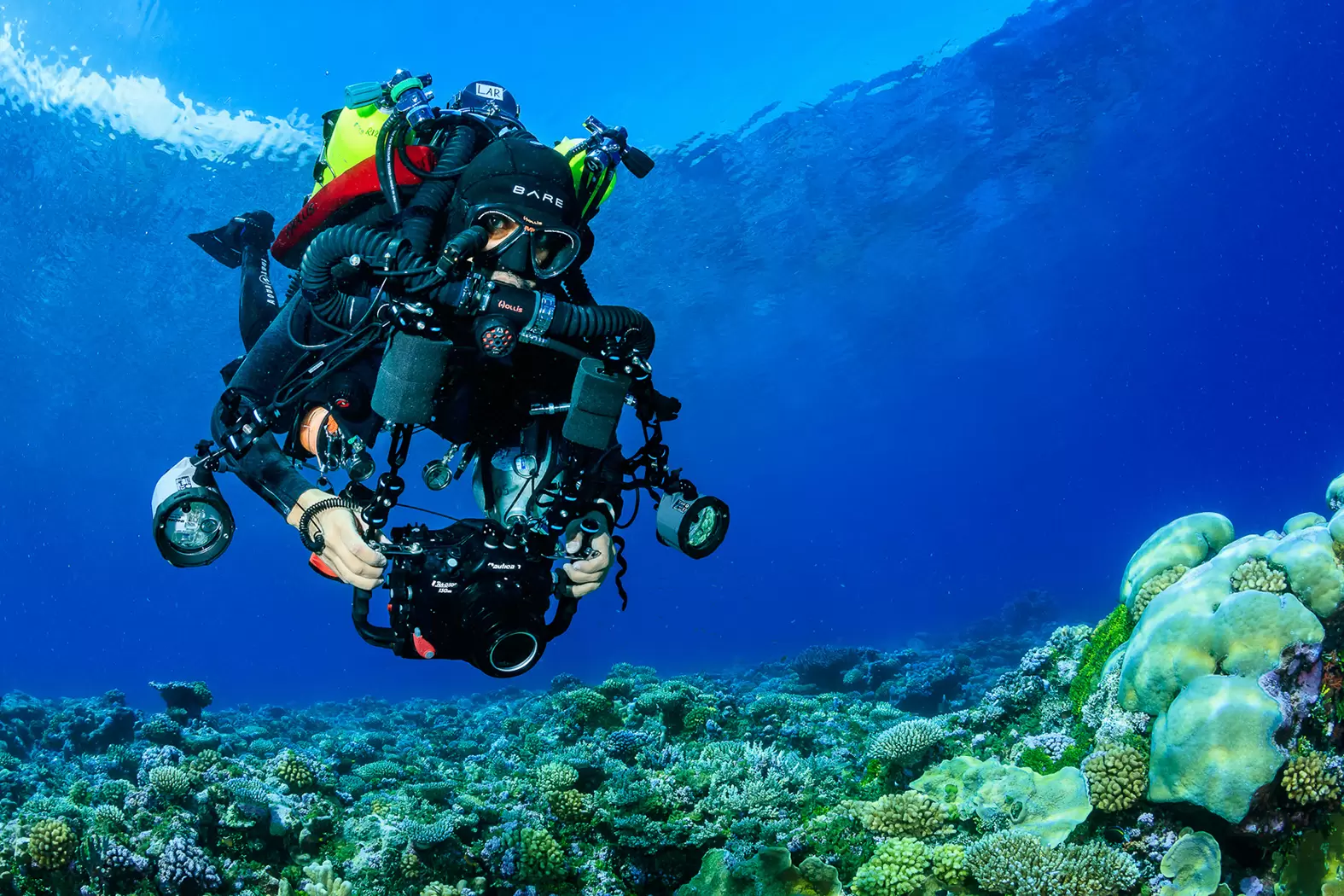 Luiz Rocha, le chercheur de poissons | Luiz Rocha, lauréat Rolex Awards 2021, explore et protège les récifs coralliens mésophotiques et leurs biodiversité dans l'océan Indien. Crédit : Tane Sinclair Taylor | Françoise Blind-Kempinski - Directrice éditoriale et réalisatrice (journaliste Les Echos)